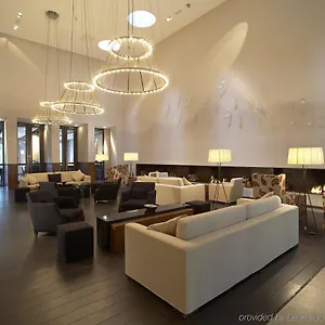 Отель Park Plaza ****